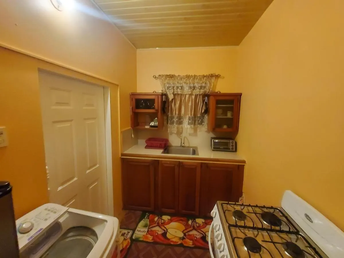 Penzion K&L Private Room Suites Arima